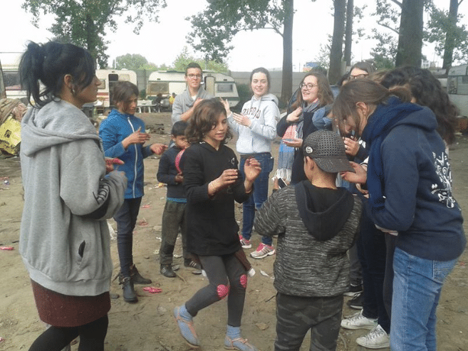 Jeu avec enfants roms