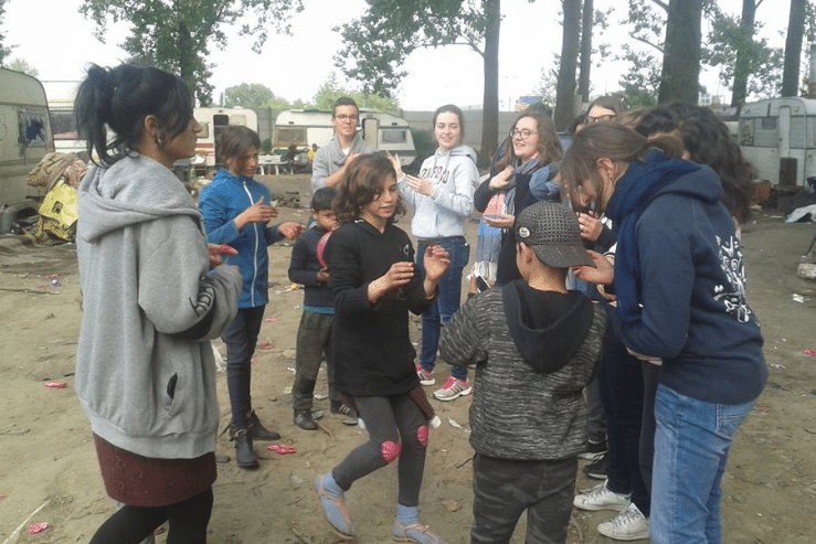 Jeu avec enfants roms