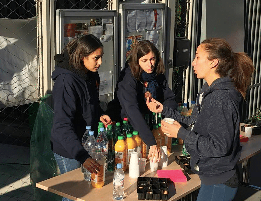 Jeunes Cepije au ravitaillement Foulées