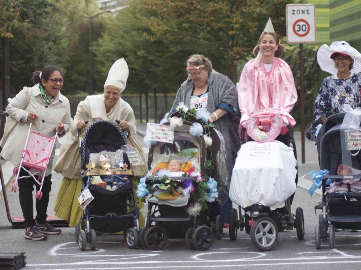 Nounous sur la ligne de départ