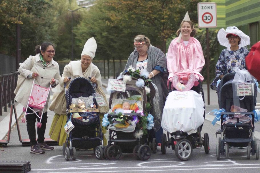 Nounous sur la ligne de départ