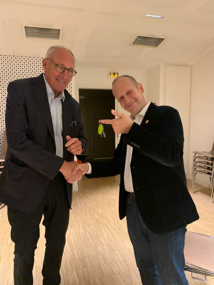 Ancien et nouveau président