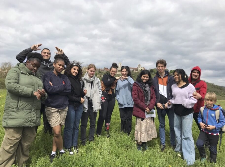 Groupe de jeunes à Vézelay