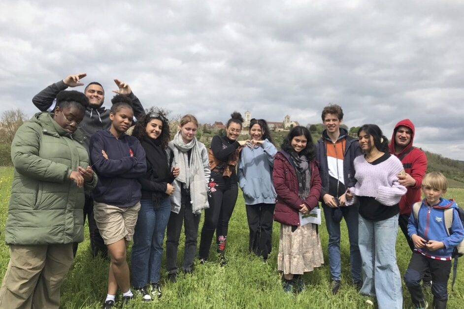 Groupe de jeunes à Vézelay